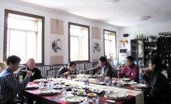 佳酿酒窖举行黄酒品尝会